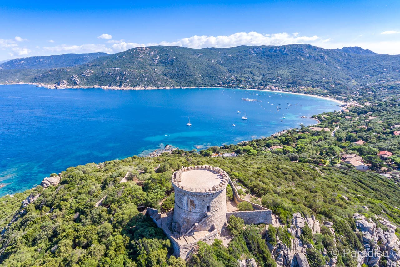 Tour génoise vue aérienne sur le golfe